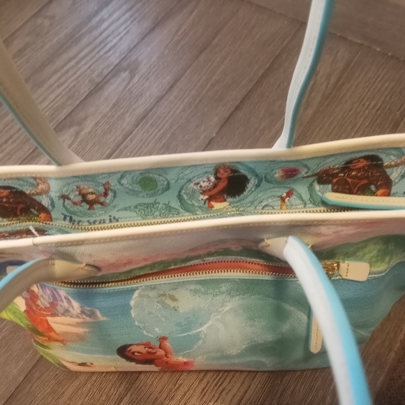 Moana Disney Dooney tote - Picture 10 of 14